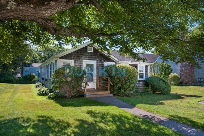 Exterior - Well Lit 2 Bed Cottage, Walk to Scarborough Beach. APPLY NOW WITH NO FEE www.durkincottages.co House