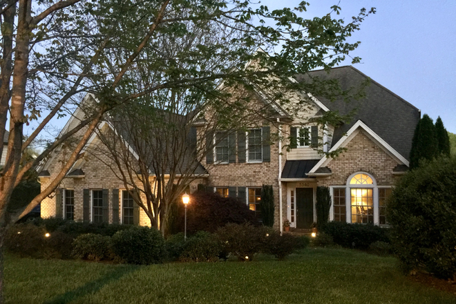 Frint Yard evening view - Brookberry Farm House