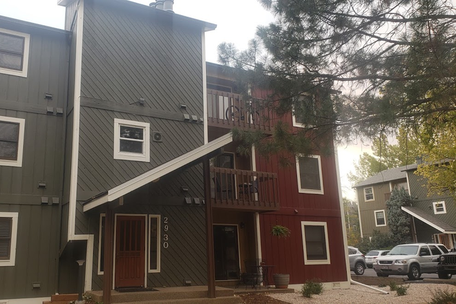 1 - AVAILABLE 6/5: 2930 Shadow Creek Dr. #K206 Apartments