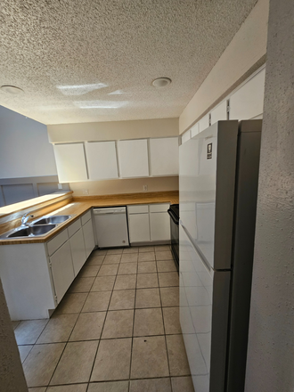 Kitchen - Tempos III Townhome
