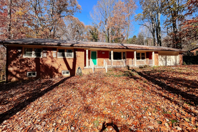  - Large Blacksburg 4 Bedroom, 3 Bath House with Great Basement