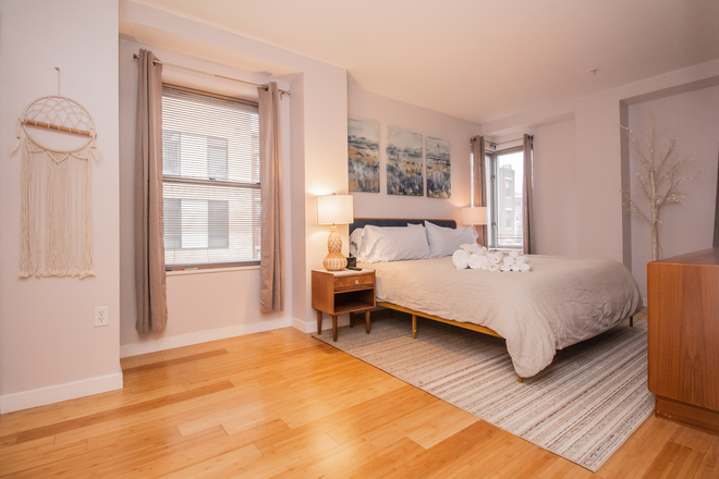 bedroom - MIN16401 Luxury, 2 bed, 2 bath, Boston Central, Boston University Apartments