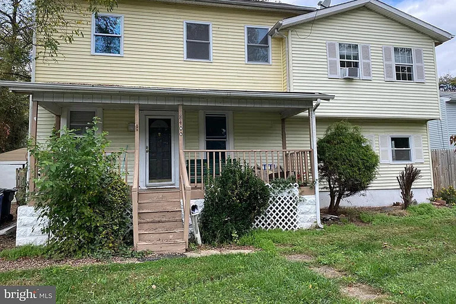 House from outside - Spacious Furnished Private Room with walk-in closet