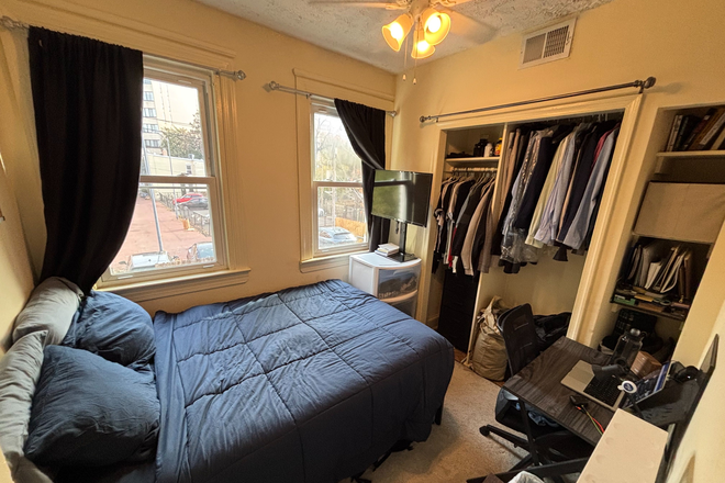 Bedroom - Historic Foggy Bottom 1 Bedroom in 3 Bed Townhouse ($1450/Month)