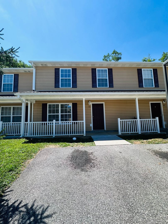  - 3 Bedroom 2.5 Bath Townhouse