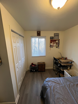 Desk and chair - Ridgeview Apartments 1 Bedroom (7 minute drive to campus!) Can Come Furnished*