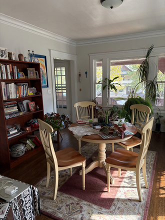 Dining Room - Beautiful 2nd Floor Apt near CWRU, CCF & UH