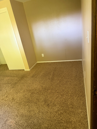 Bedriin - Room available in 4 bedroom home