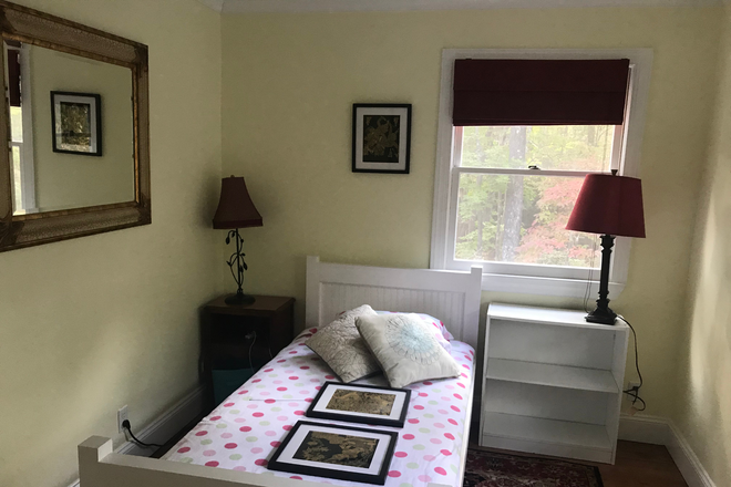 Bedroom - Cozy Bedroom in Quiet & Private Home