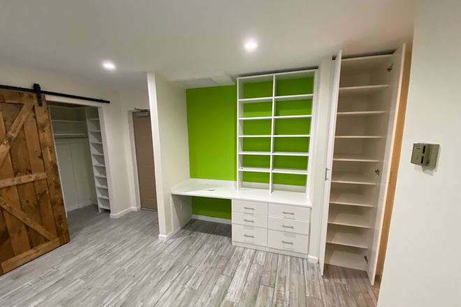Study area - Gorgeous top-floor one bedroom, just off Rte 1, across from campus