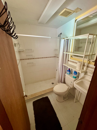  - Great 3 bed 2 bath house with private pool in quiet neighborhood