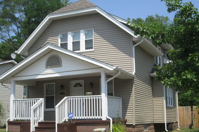  - 728 Frances Street - 4BR/2.0BA