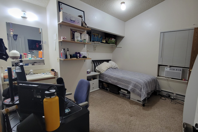 bedroom 132sqf w/o closet space - Apartment close to campus