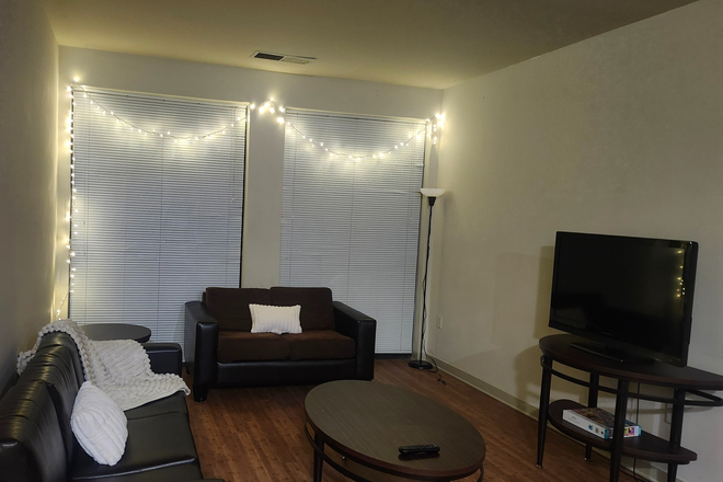  - Private Bedroom and Private Bathroom in a 3B 3B Apartment at the Varsity