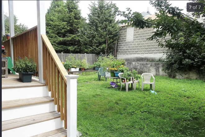 patio and garden - 2 person apartment close to Tufts campus