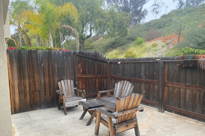 Patio - 2 Story Townhouse/ 2 car garage attached/ 2 bedroom 2.5 bathrooms (Huge Master bedroom)