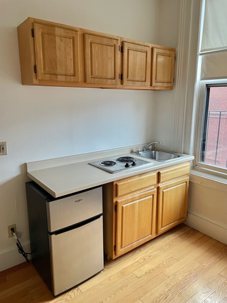 KITCHENETTE - NO BROKER FEE - UNFURNISHED STUDIO AT 405 BEACON STREET AVAILABLE NOW Apartments