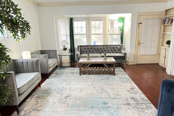 Living Room - FURNISHED 1 BEDROOM IN A SHARED 4 BEDROOM HOUSE