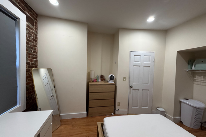 Bedroom - Seeking Summer Sublet for 1 Bedroom in a 4-Bedroom Apartment near Target and Fenway Park