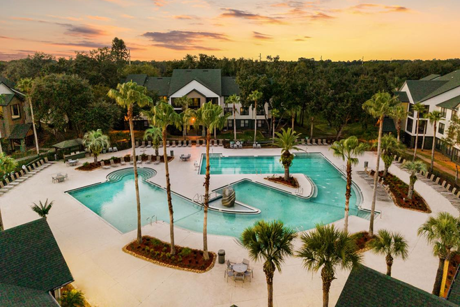 The pool and the office. - Forest Lake Apartments