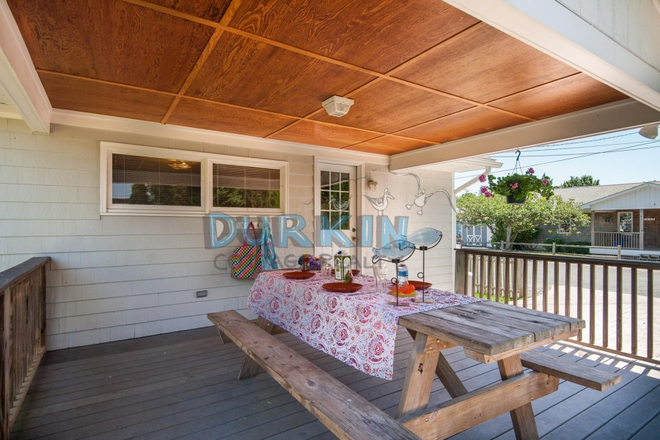 deck - Newly Renovated!!  APPLY NOW WITH NO FEE House