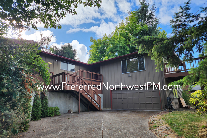 Outside - Beautiful 3 Bedroom Home in Southeast Eugene