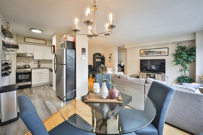 OVERVIEW FROM DINING ROOM - BEAUTIFULLY CORNER UNIT CONDO FOR RENT in RITTENHOUSE SQUARE AREA