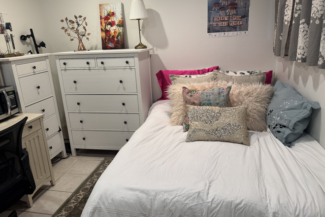 bedroom - Private English Basement Room in Glover Park Townhome