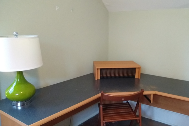 Bedroom desk - furnished room & private bath, full kit w/d cable individually controlled a/c House