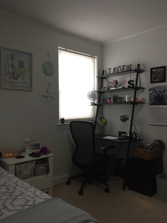  - Four  ROOMS  In a 5-Bedroom/ 3 bath group area near GU Hospital - FOXHALL Area