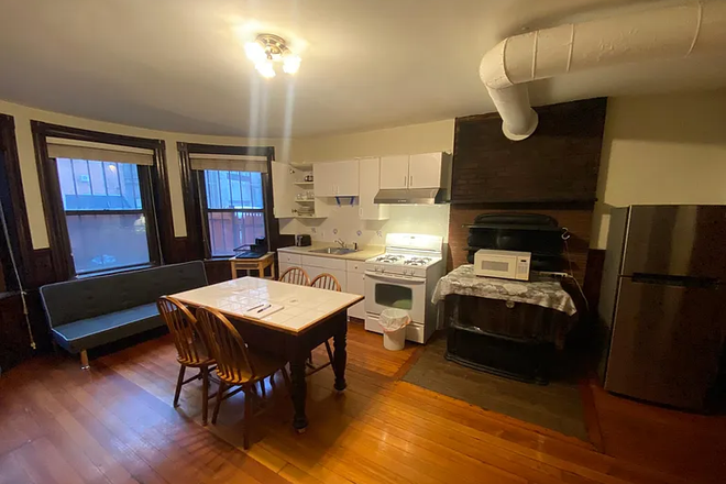 Living Room/Kitchen - ALL Utilities Included/Garden Level/Furnished/Spa Quality Bath/Private Patio/IDEAL SPOT on Campus! Apartments