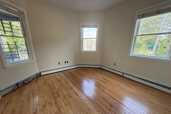 Bedroom - Private Bedroom a few steps from Brown Campus! Apartments