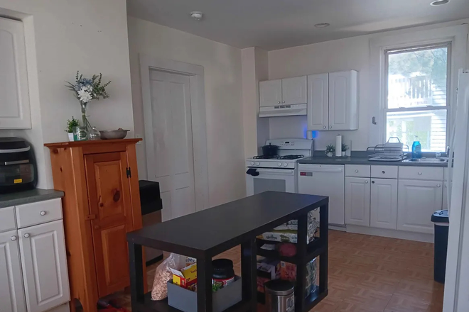 Kitchen - Room for Lease near Tufts, Looking for Roommate! (Available September 1st) Apartments