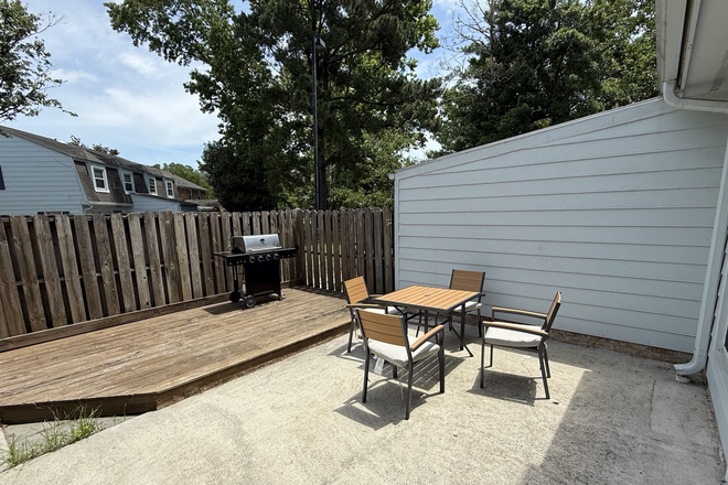 Outdoor space - Stones Throw Townhome