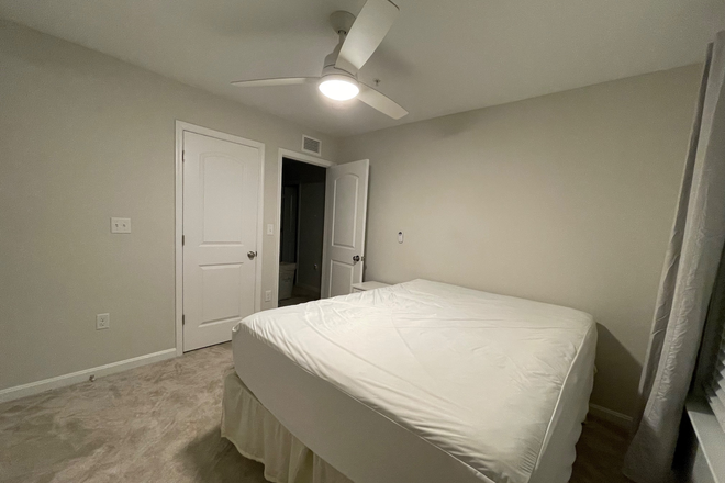 The Room Currently Has a Twin Bed. The Queen bed in the pic is no longer there. - 1 Room for Rent in Newly Built Townhome