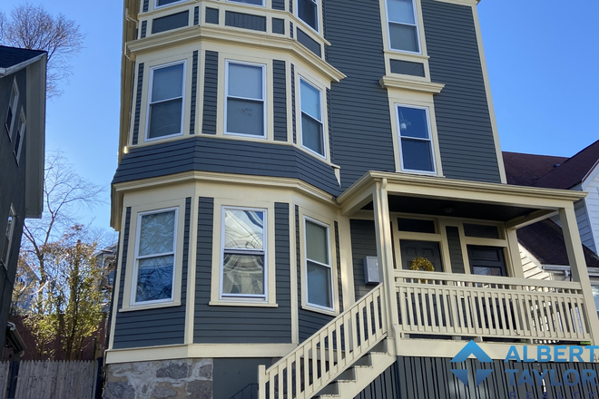 Exterior - HUGE top-floor 5-bedroom on Hillside!! Best unit on the market!! Apartments