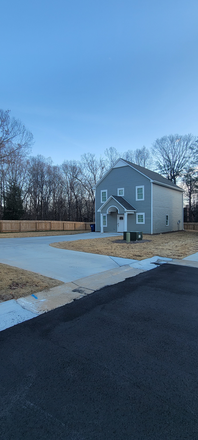 Outside street view - Charlton Farms Luxury Student Homes