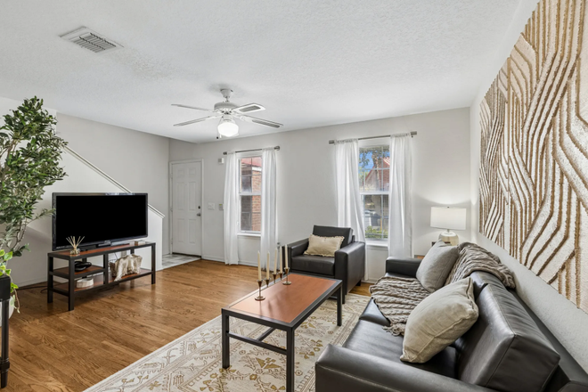 Living room - Campus Crossings on Alafaya Townhome