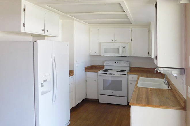 Kitchen - Single Room in a 2 Leasing Bed Rooms - near Walmart and Shopping Center House