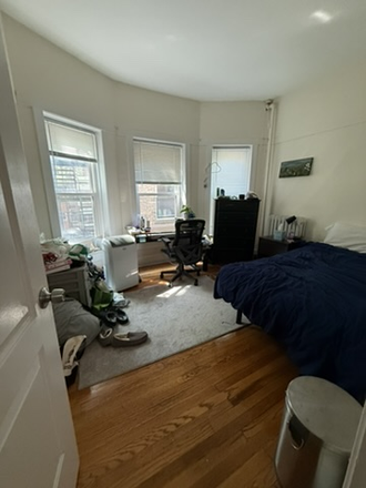 Room 3 - Mid-Summer/Fall Sublet - STEPS from campus!! Apartments