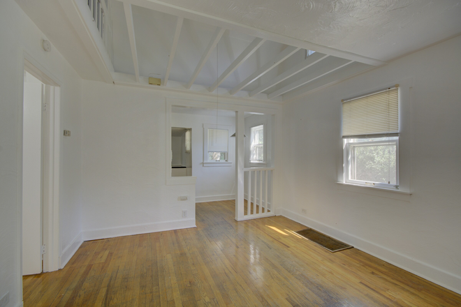 Living Room - 2 WEEKS FREE! House Near DU