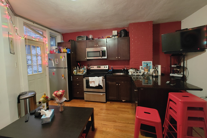 LIVING - ONLY HALF BROKER FEE! 3 BED (NO LIVING ROOM) AVAIL. 9/1/25! Apartments