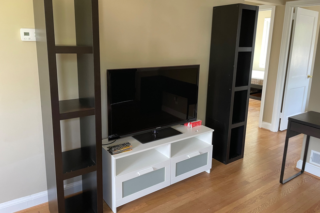 Tv - Fully renovated house for rent near Campus! Cleaning Service Provided!