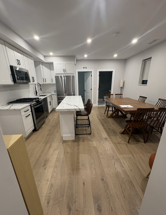 Call NOW for showings! 617-236-8600 - MAVERICK ST - *NO FEE* FLR THRU MDERN 3 OR 4BR *AVAIL NOW OR 9/1/2026* W/ 2 BATHS, DW, W/D IN UNIT Condo