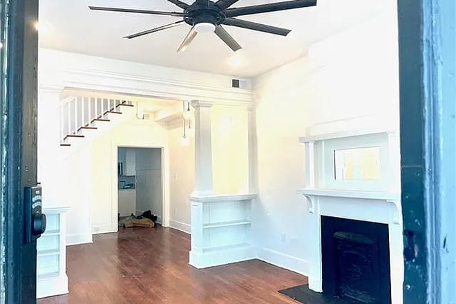 Inside View - 907 Cherokee St Townhome