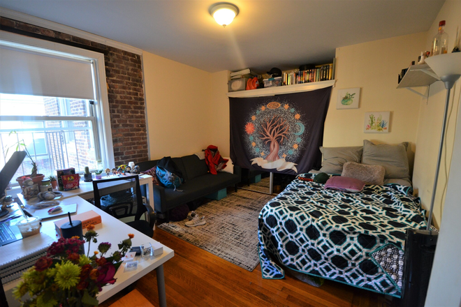 Room 1 - Comfortable 2 Bed (1 Bed Split) / 1 Bath on Peterborough St — Avail 9/1/26 · Text/Call 385-722-7303 Apartments