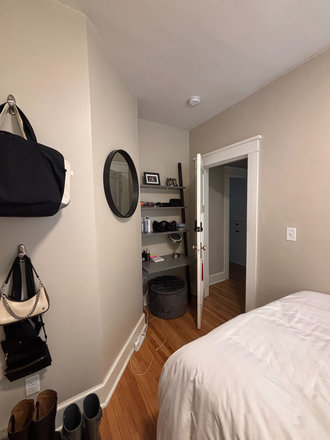 Bedroom entry and desk - Cute 1 Bedroom in Pleasant Street House