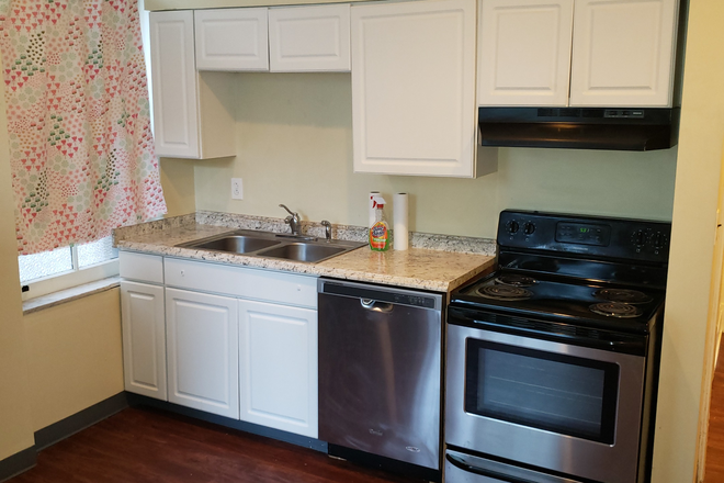 Kitchen - 2549 University Ct Apartments