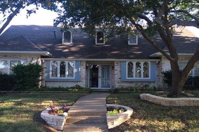 Outside street view - 3 bedrooms in family home, quiet neighborhood. Ten min. from UTD.  $550/month