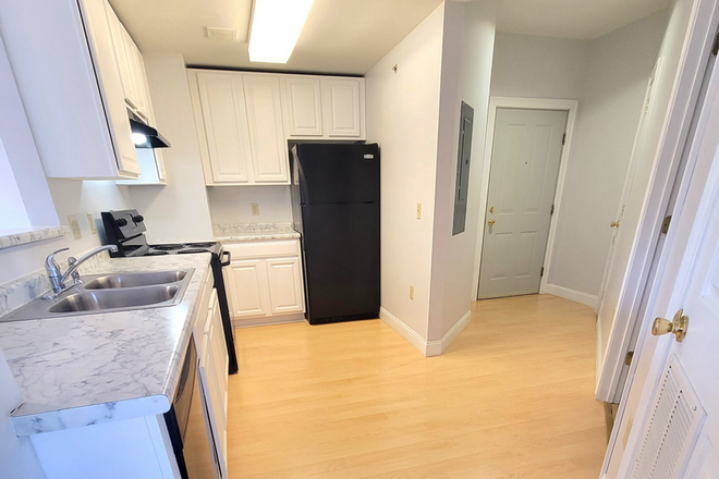 Kithen - Clock Tower Square 2 bedroom with office/3 bedroom